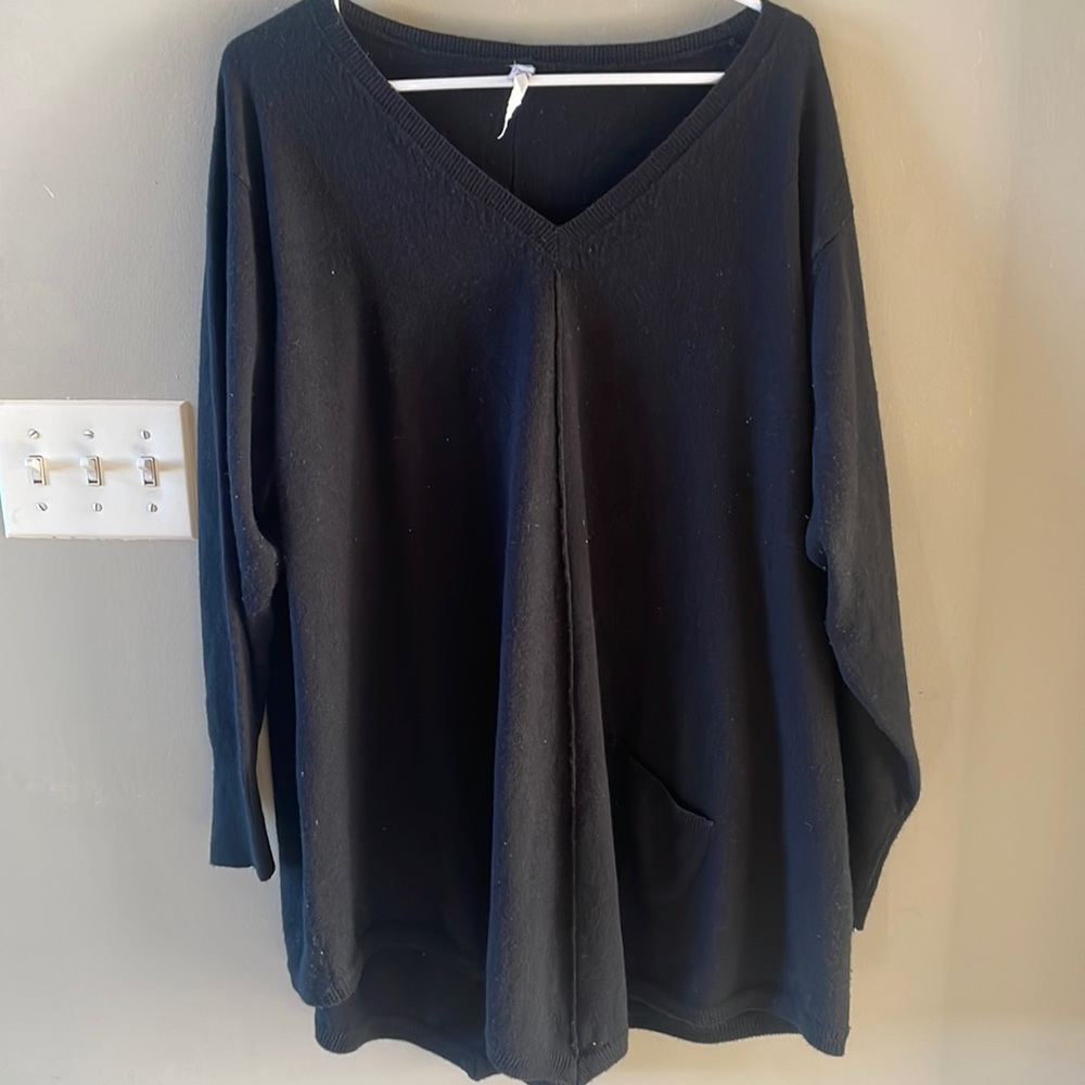 K by note sweater